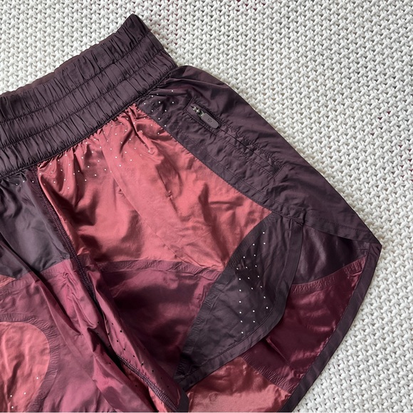 Lululemon Patch Game Short - Picture 6 of 9